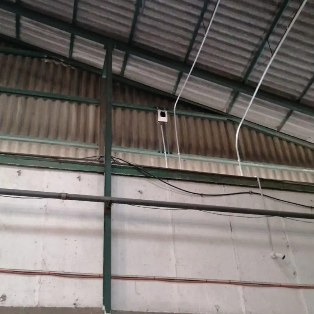 Instalación de barreras ópticas analógicas de humo